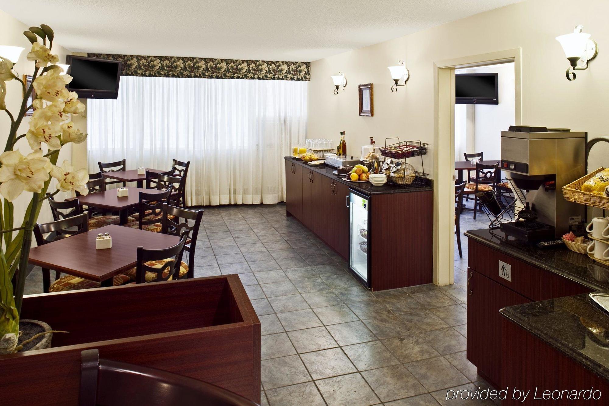 Hotel La Tour Belvédѐre Montreal